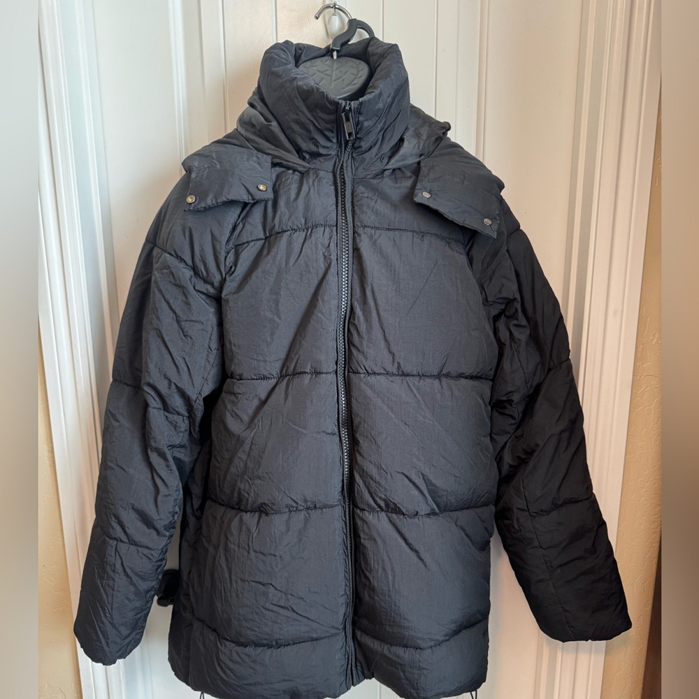 NWOT Unisex Black Long Sleeve Puffer Jacket w/Hood, Size Large